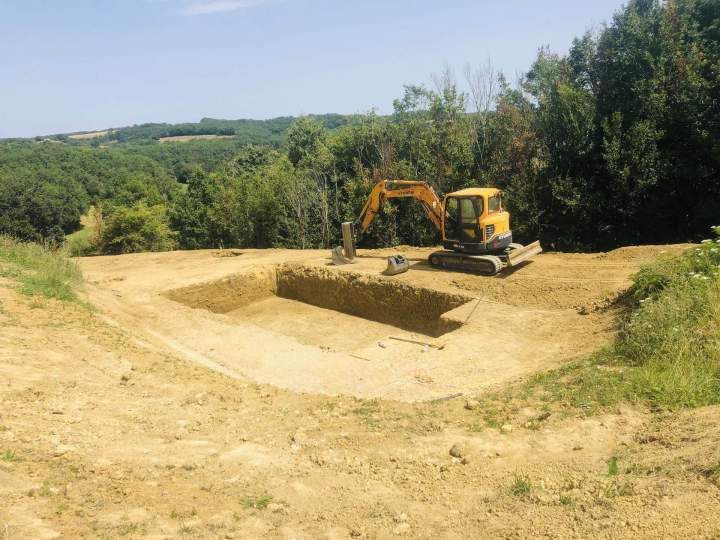 Aménagement de parkings, de plages de piscine et de cours